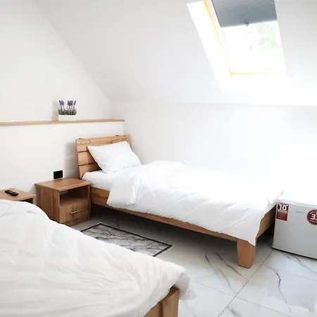 Hotel M-23 Wynohradiw