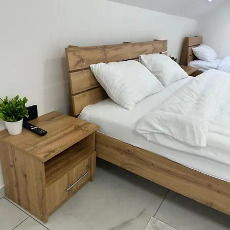 Hotel M-23 *