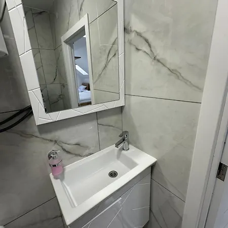 M-23 Hotel *
