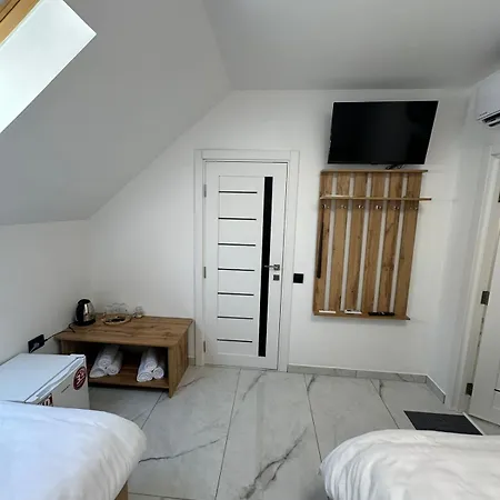 Hotel M-23 *