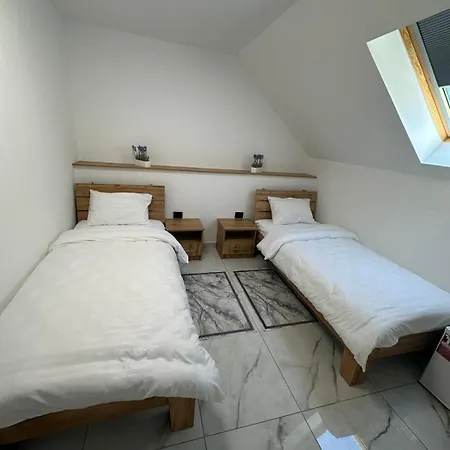 Hotel M-23 Vynohradiv