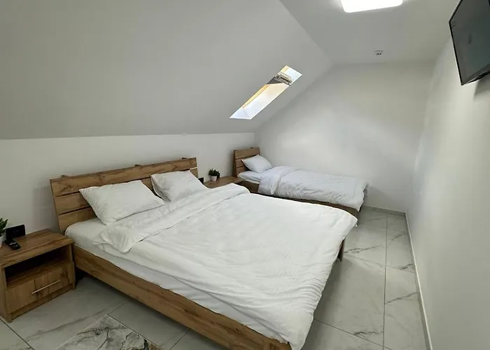 Hotel M-23 *